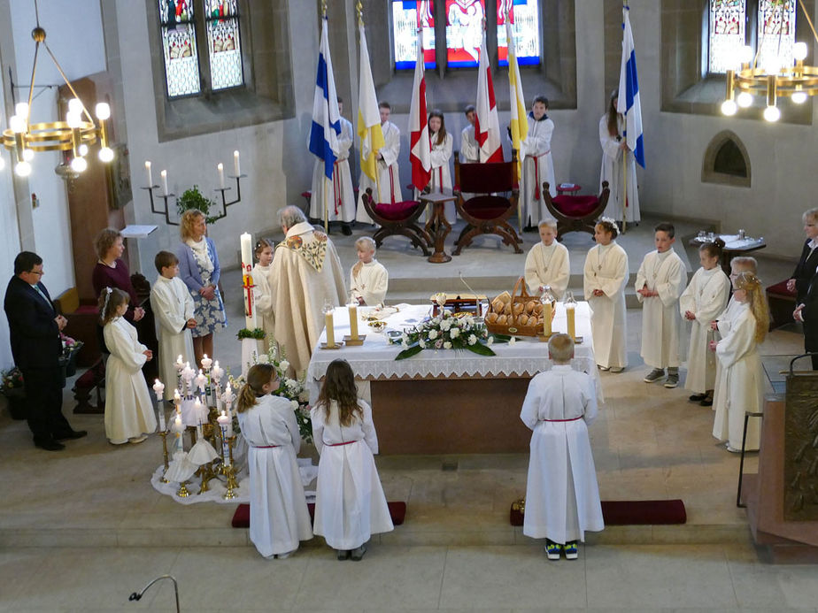 1. Heilige Kommunion in St. Crescentius (Foto: Karl-Franz Thiede)